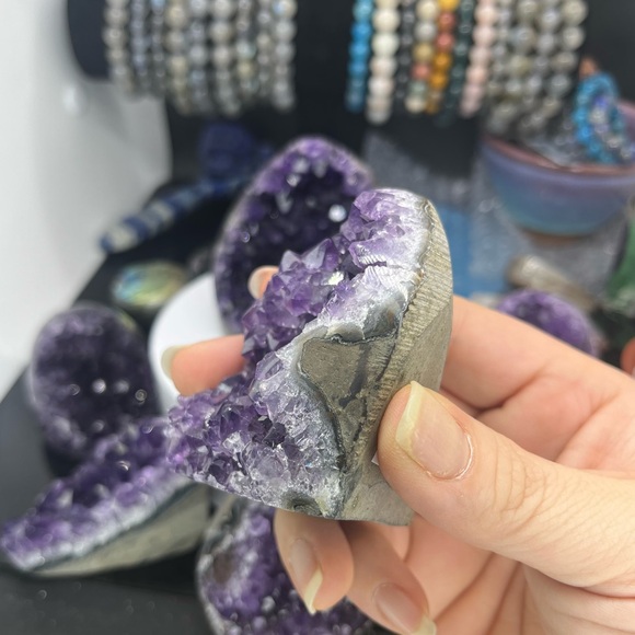 Amethyst Crystal 💜 - Picture 4 of 8